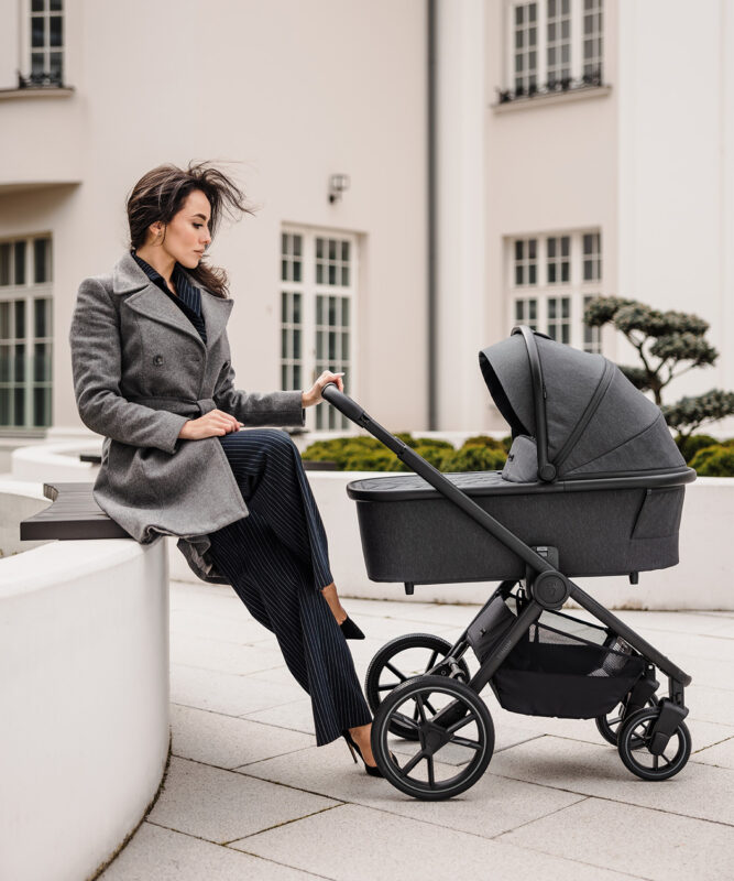 Tinum Edge Charcoal Pram - Venicci UK